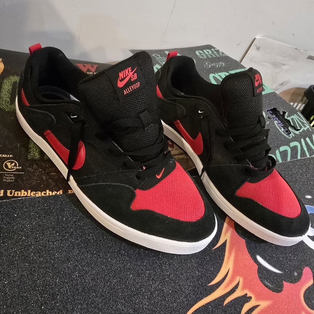 Nike SB Alleyoop 'Bred' Mens Size 11.5